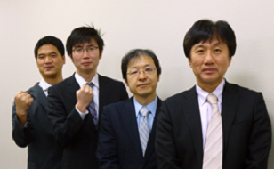 財務部経理課
課長(兼)情報化推進室長 小林 芳博 氏
情報化推進室
係長 島田 勤 氏
情報化推進室
係長 佐藤 哲也 氏
情報化推進室 情報化推進グループ
主任 村上 圭介 氏