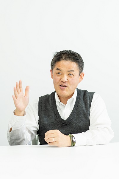 総務部企画政策課 DX 推進室
室長
鳥羽 雄一郎 様