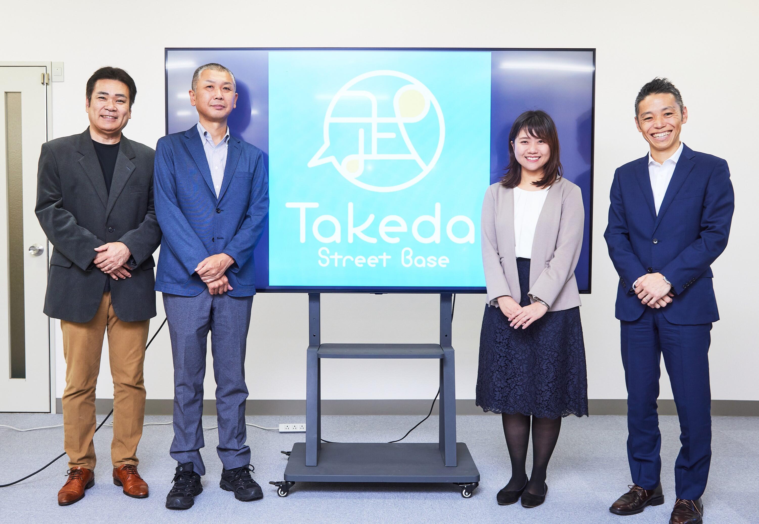 写真左より
日商エレクトロニクス株式会社 アプリケーション事業本部 アプリケーション営業部 二課 シニアコンサルタント 木村 仁
株式会社山梨中央銀行 経営企画部 DX・イノベーション推進室 室長 窪沢 崇 様
株式会社山梨中央銀行 経営企画部 DX・イノベーション推進室 DX推進チーム 林 希 様
日商エレクトロニクス株式会社 アプリケーション事業本部 アプリケーション営業部 二課 課長 亀岡 雅弘