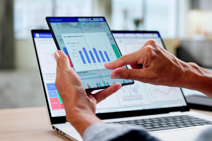 戦略と現場をつなぐ